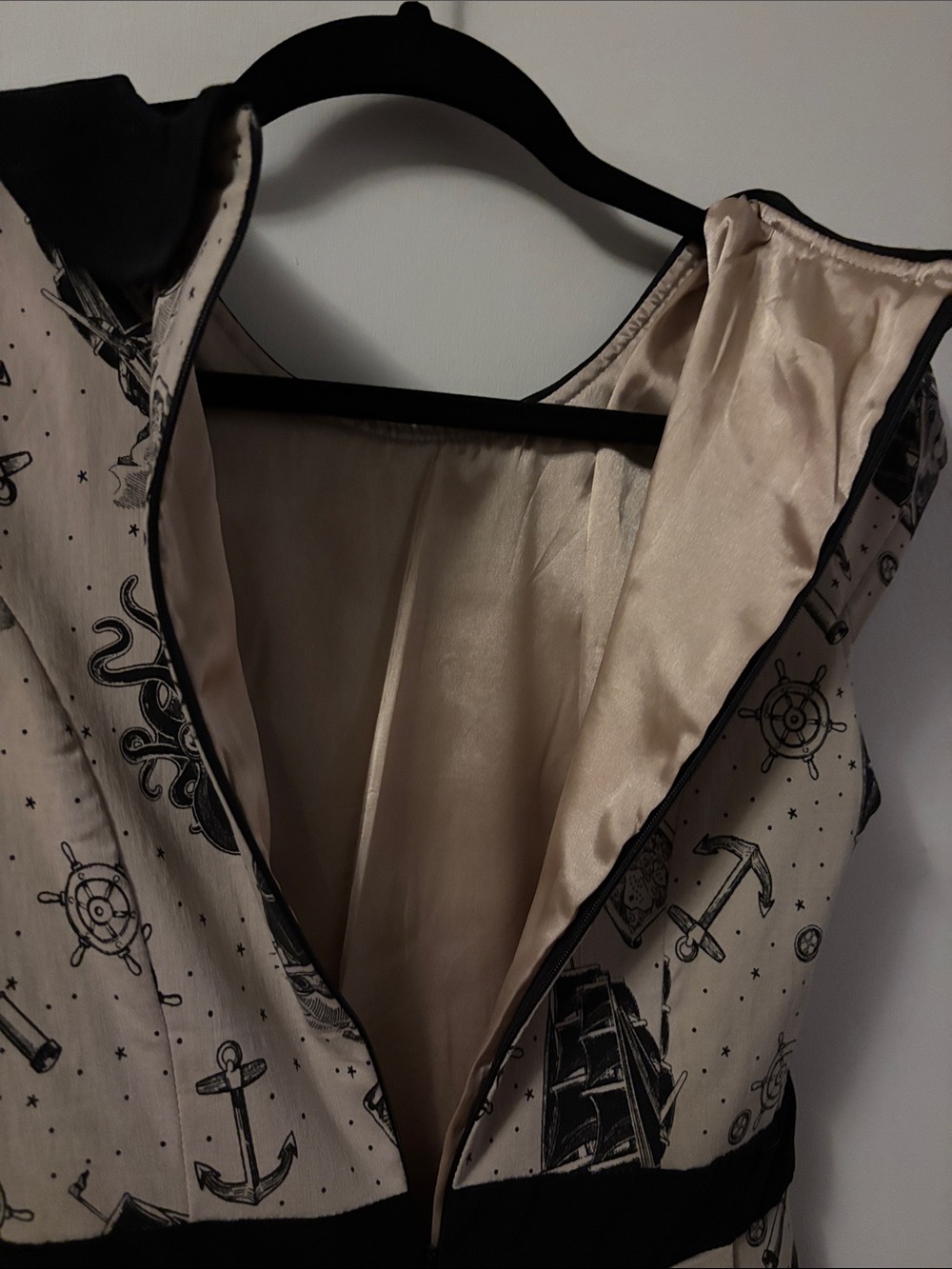 Sourpuss brand kraken dress - size M - cap sleeve & peter pan collar - Picture 4 of 5